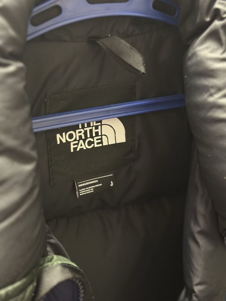 Продам the north face 700