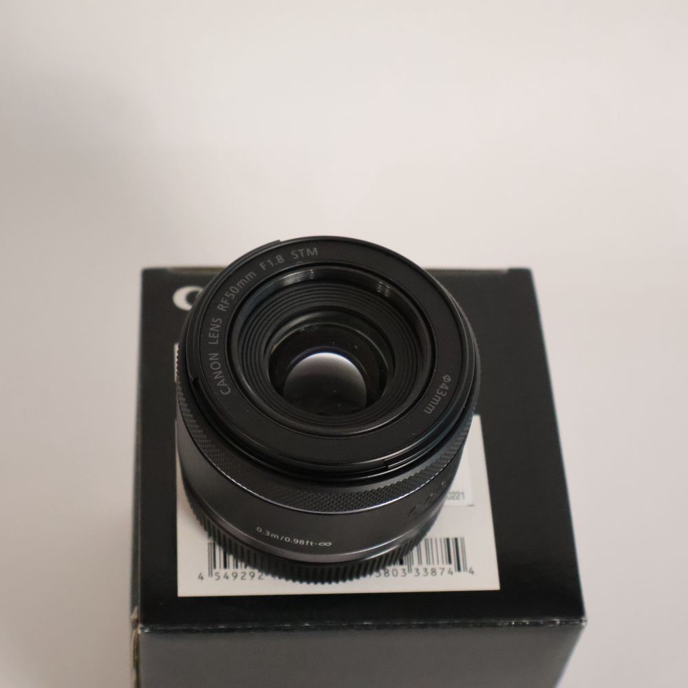 Продам об'єктив Canon RF 50 mm f/1.8 STM Гарантія MOYO