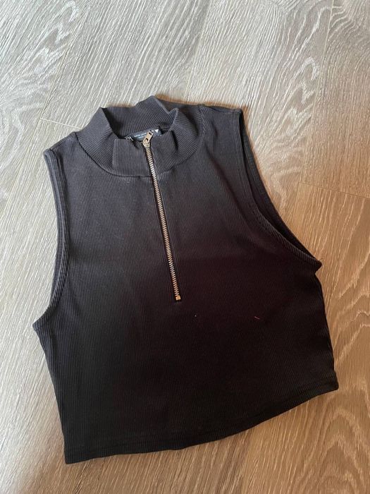 Топ ZARA на замку