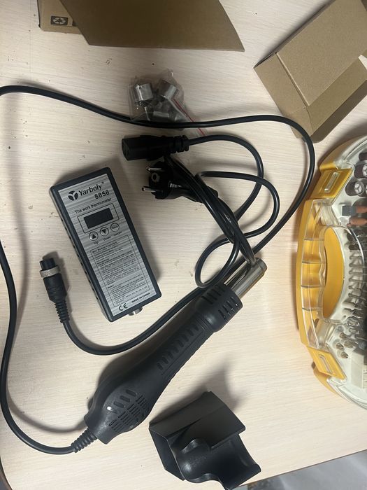 Паяльна станція, термоповітряна Yarboly 8858