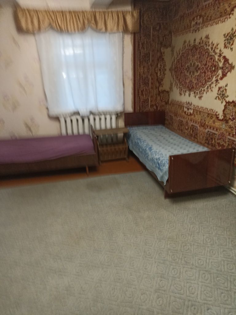 Здається кімната в приватному будинку
