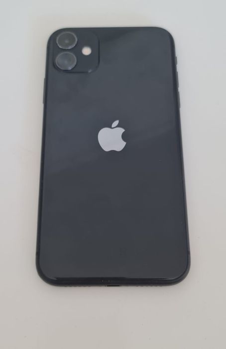 iPhone 11  preto 64 GB
