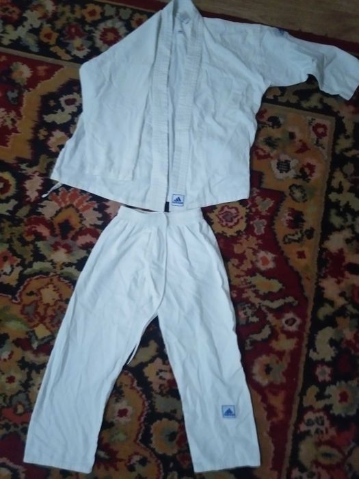 Продам кімоно для єдиноборств.