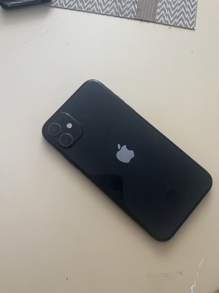 Iphone 11 64 gb dobry stan