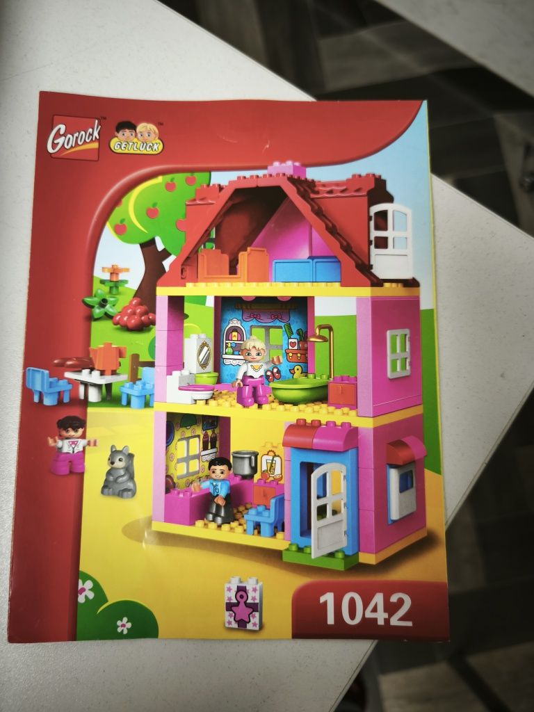 Klocki duży domek do zabawy + dodatkowe figurki i akcesoria