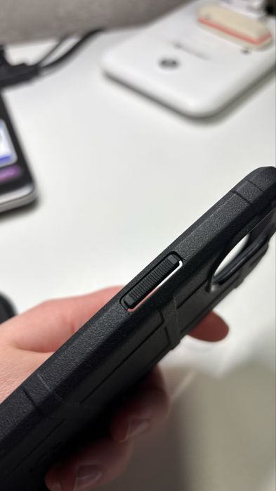 Чохол на iphone 15 rugged shield