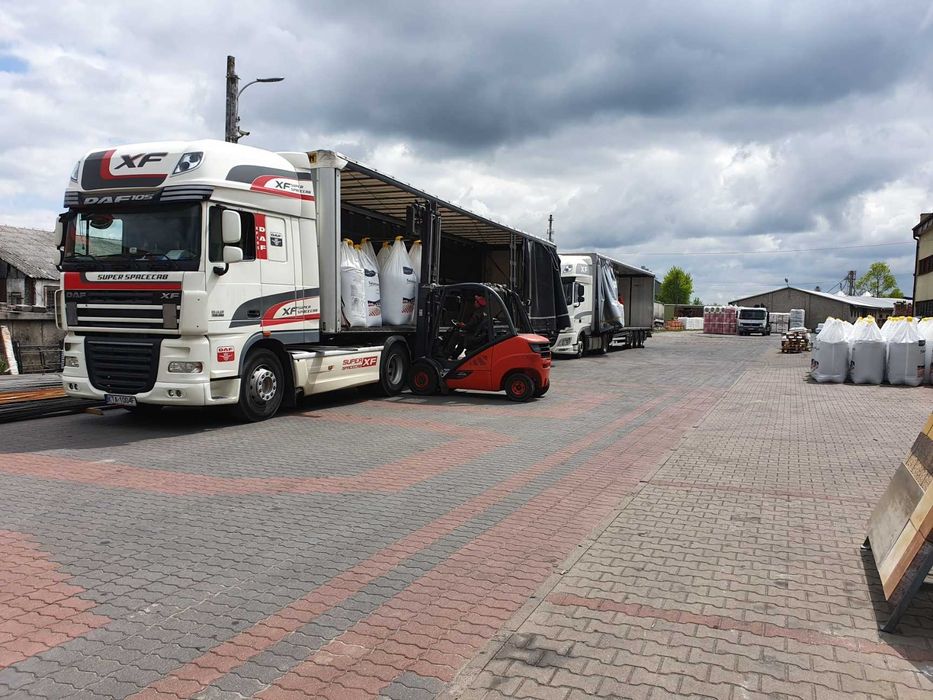 Nawozy : Saletra Mocznik Saletrzak Fosforan Saletrosan Wapno Polifoska