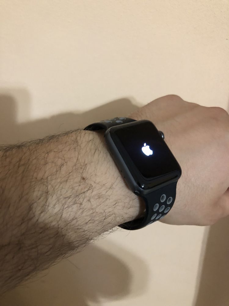 Apple Watch 3/42 стан гарний!