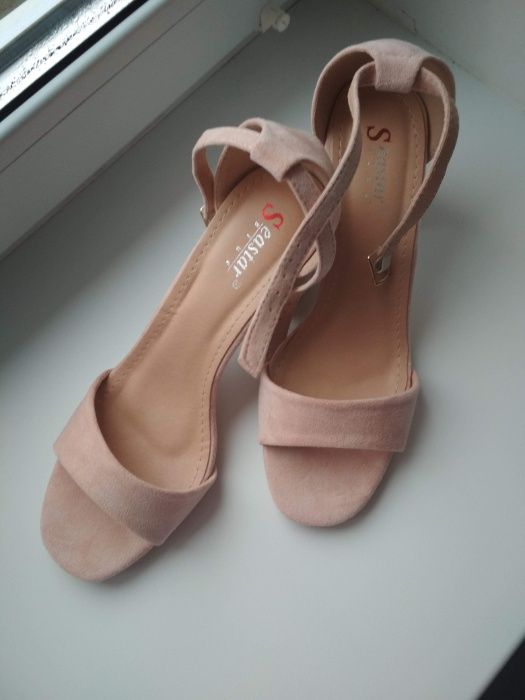 босоножки 40 р