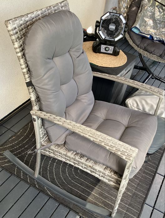 Fotel bujany ogrodowy szary ratan solidny Outsunny poducha jak nowy
