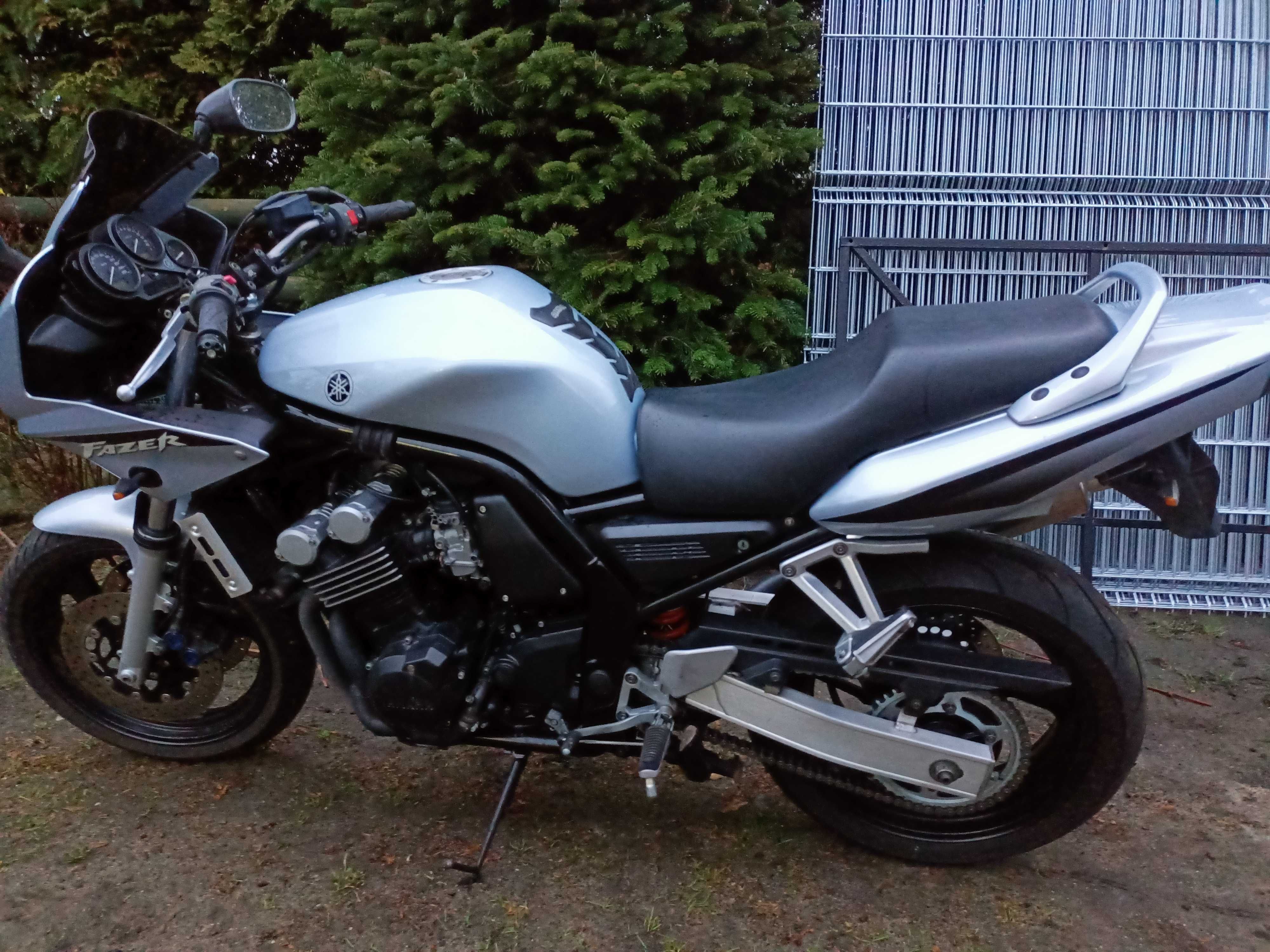 yamaha fzs 600 bezwypadkowy