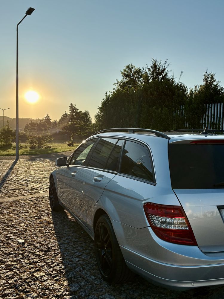 Mercedes-Benz c200