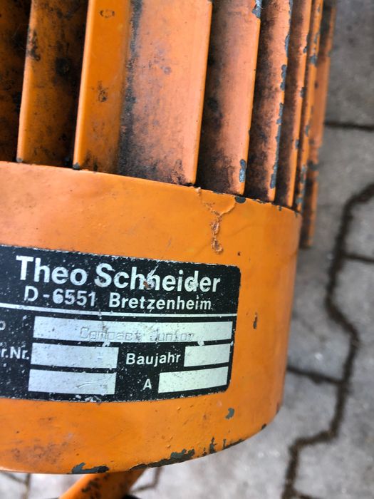 Bomba de vinho trifasica