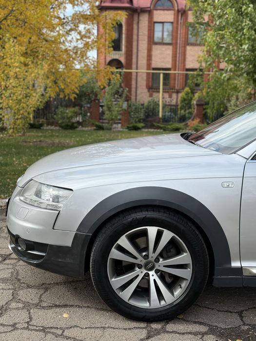 Ауди allroad  2010 ГОД