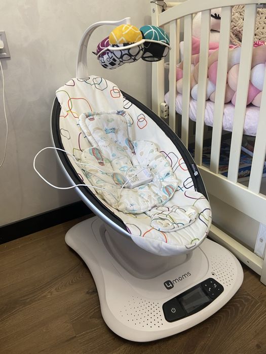 Заколисуючий центр 4MOMS 4.0