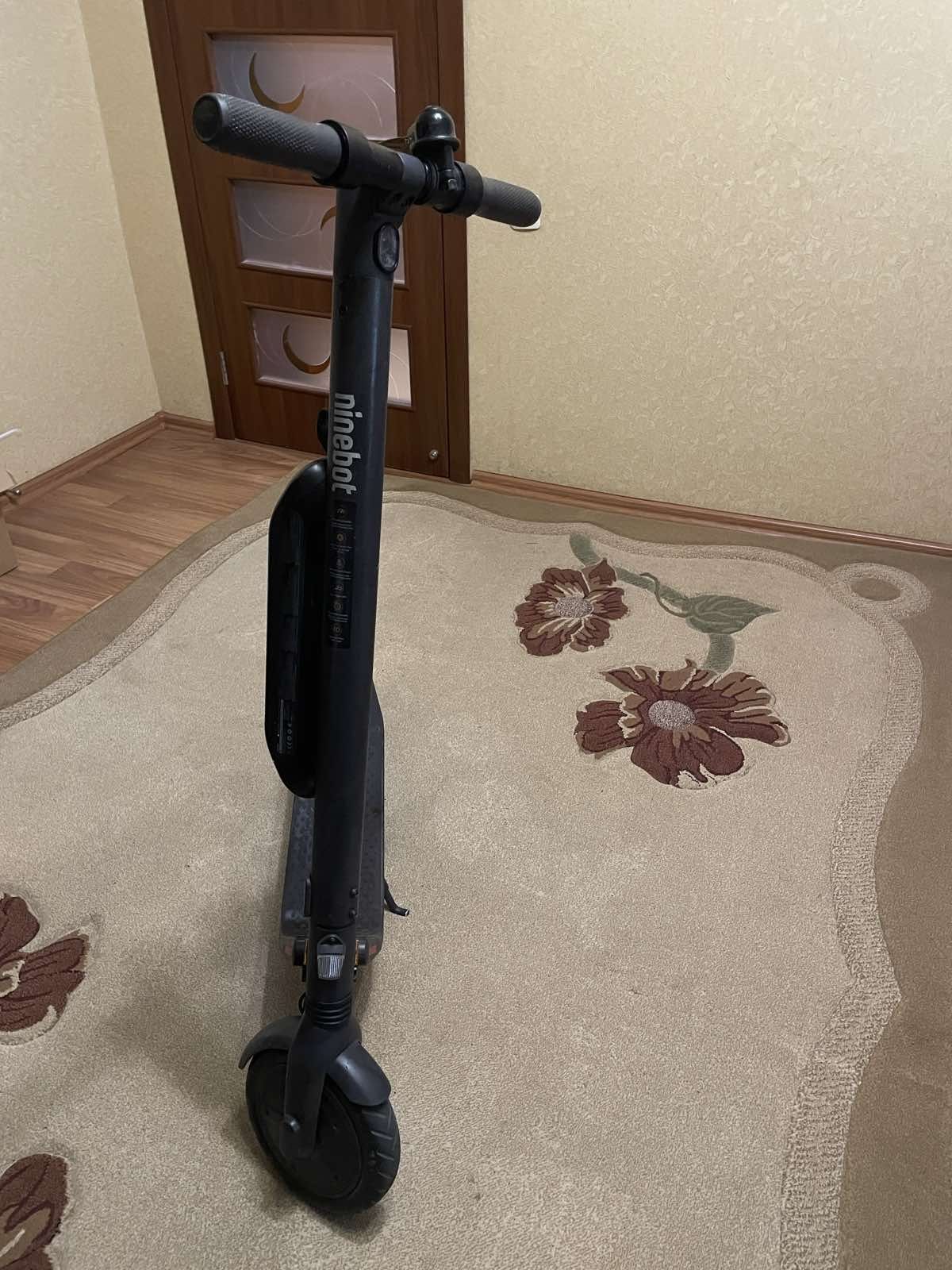 Електросамокат ninebot kick scooter