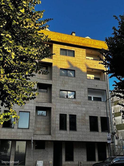 Apartamento T3 com Terraço no Coração de Nelas – Viseu