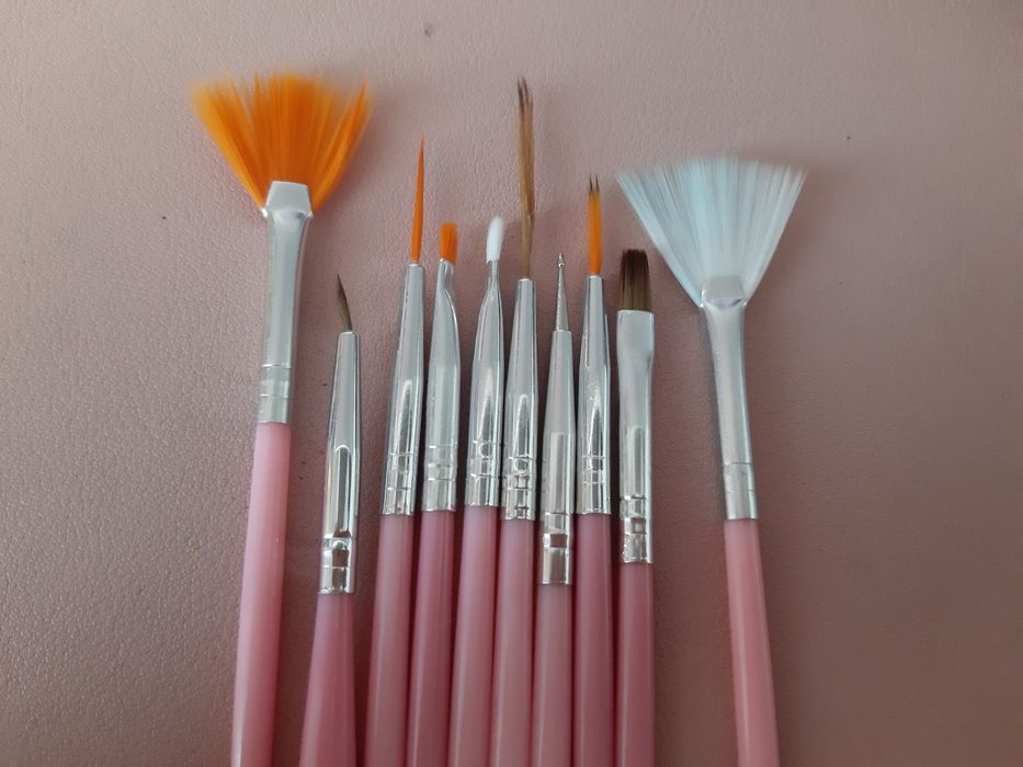 Zestaw 10 pędzelków do malowania paznokci, wzorów i wzorków