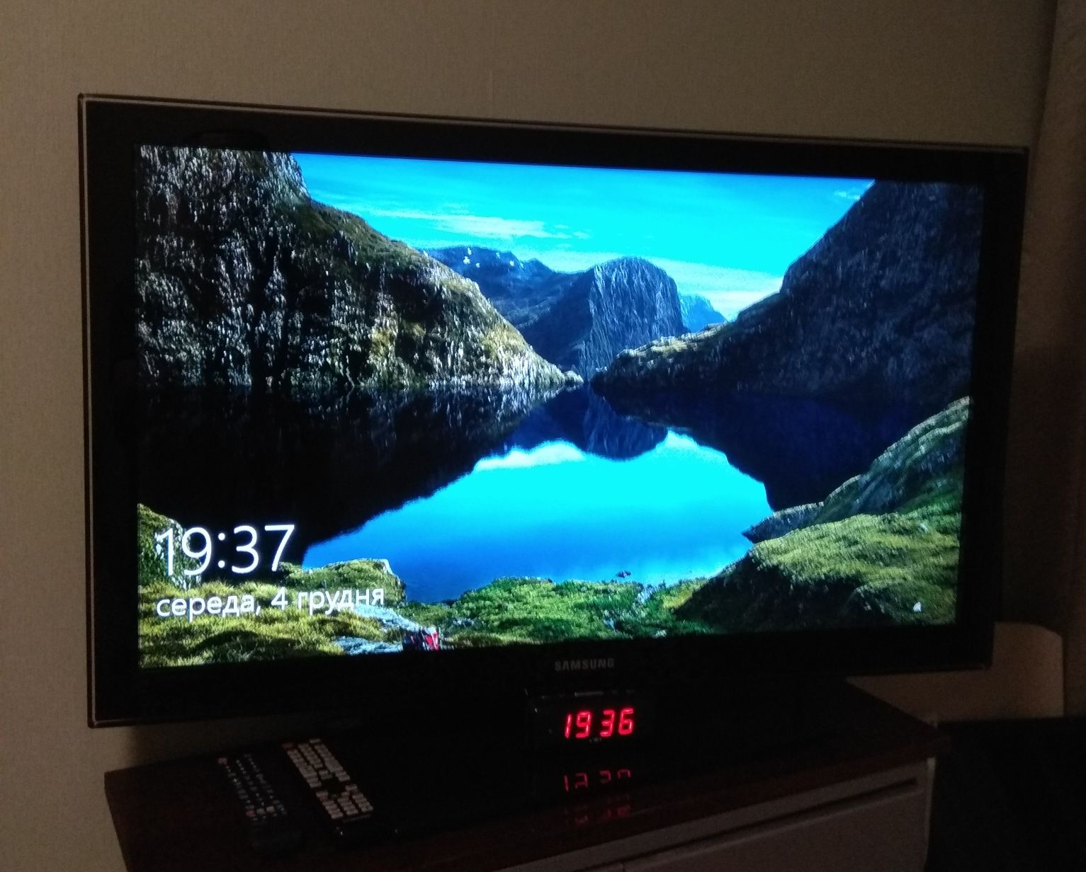 Телевізор Samsung 40 ідеальний стан