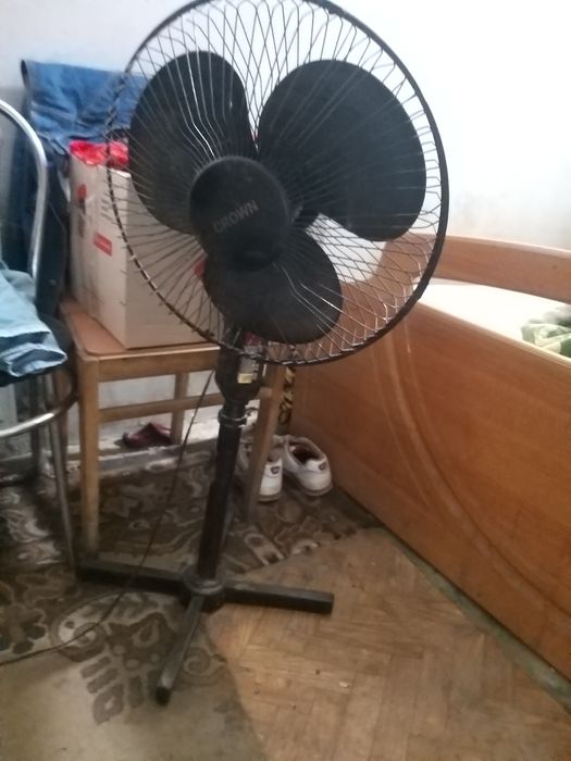 Вентилятор напольный на 3 скорости ножки в комплекте