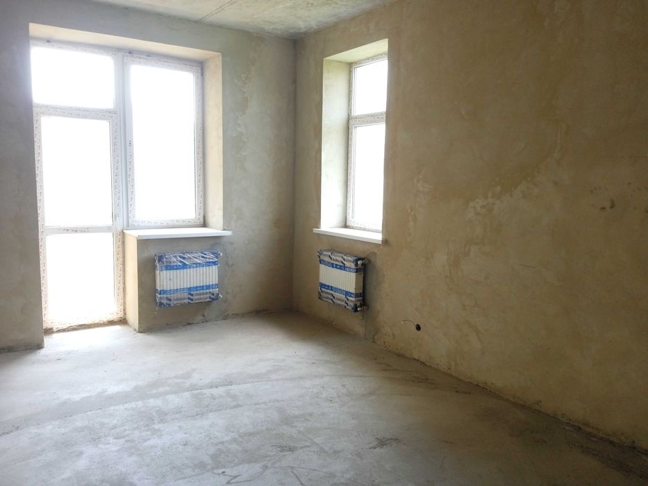 Продам 3-кімн.новобудову в ЖК Київській 108 м.кв., э гараж 24,5 м.кв.