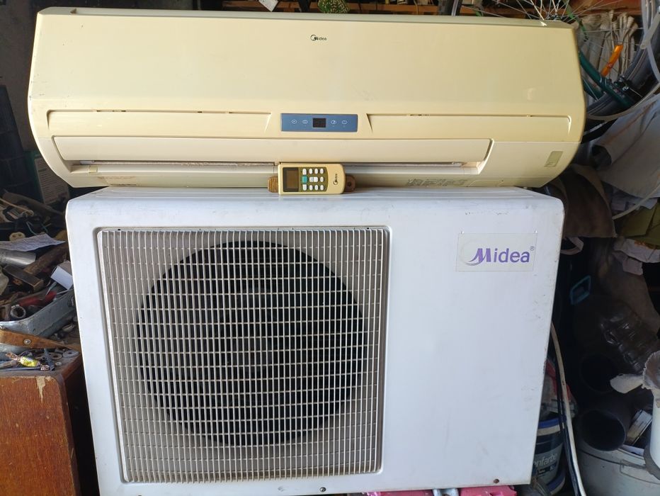 Кондиционер Midea 24 на 70 кв.м. б.у.Модель CSU-24HHAA.