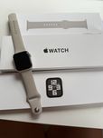 Apple WatchSE 40  GPs aluminium w kolorze ksiezycowej poświaty