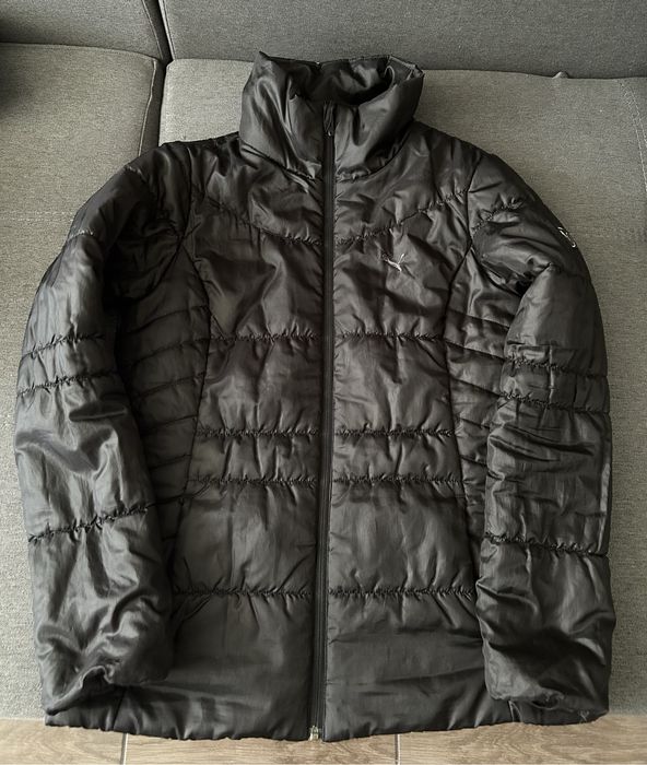 Куртка «Puma» в чорному кольорі