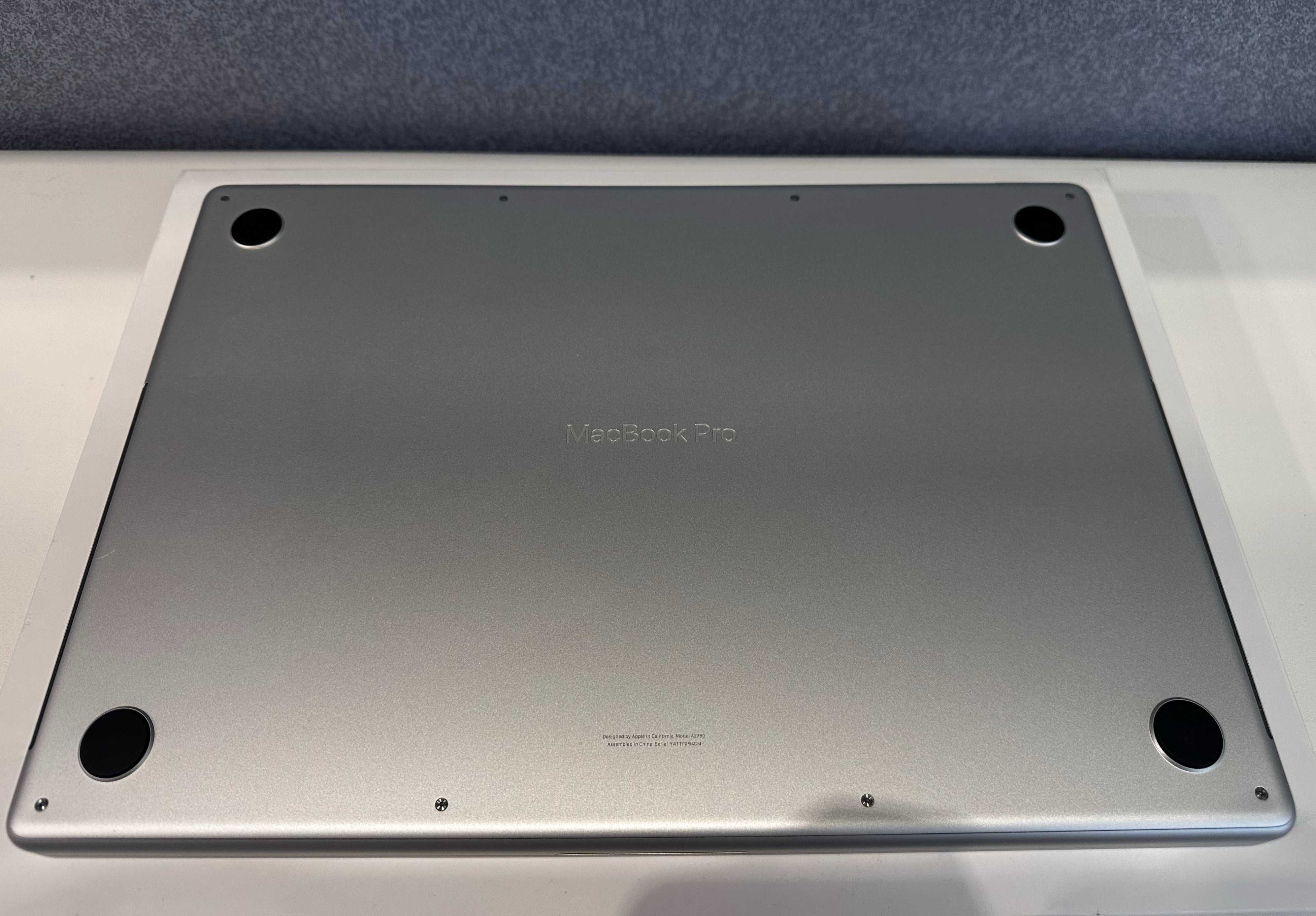 MacBook Pro M2 Max 16 1TB 32 GB Silver как новый, с estore
