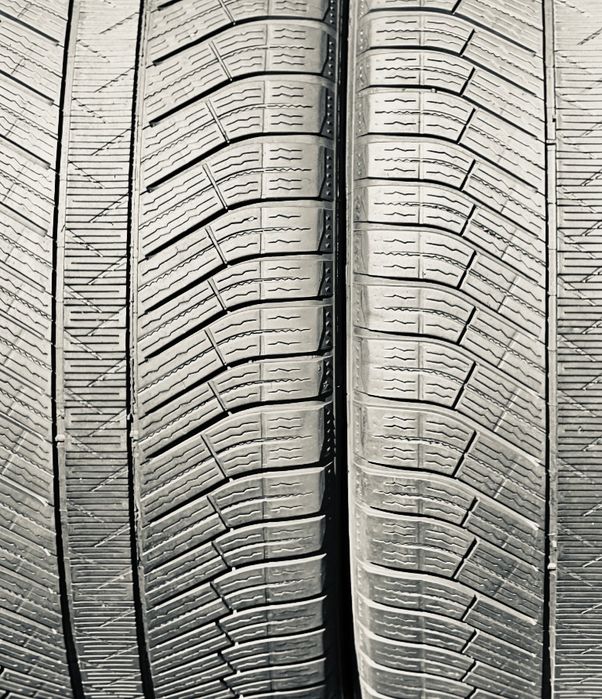 Шини Зимові 2шт 305/40 R20 Michelin