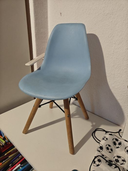 Mini krzesełko w stylu skandynawskim niebieskie