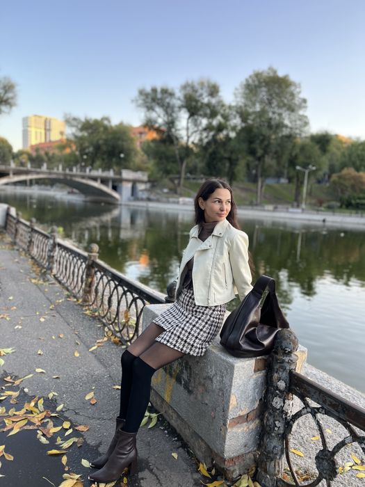 Шкіряна куртка S бежева