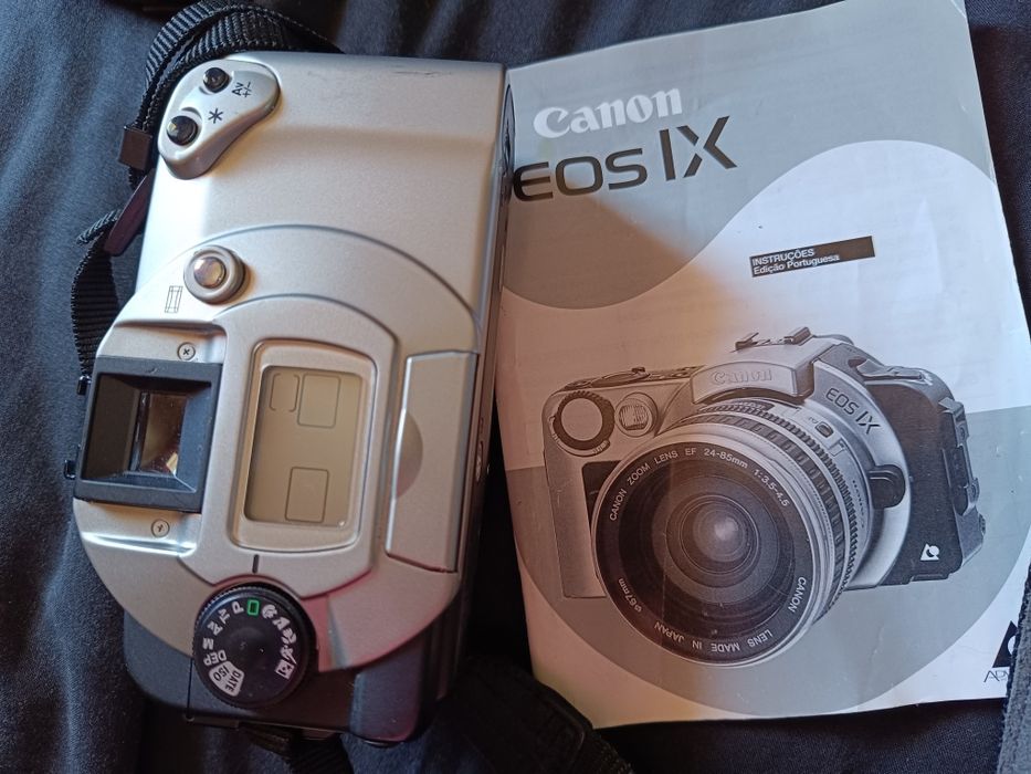 Máquina fotográfica Canon EOS IX