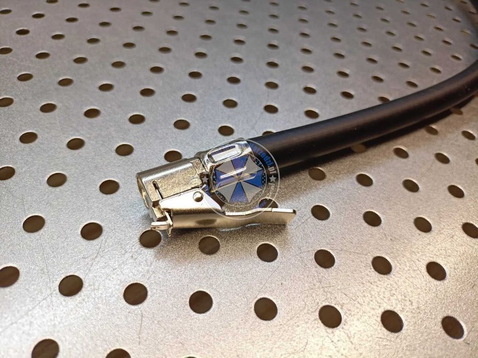Pistolet z manometrem do pompowania  pistolet do pompowania kół