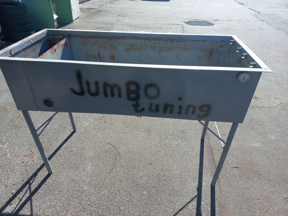 Ванна для перевірки герметичності коліс легкових автомобілів