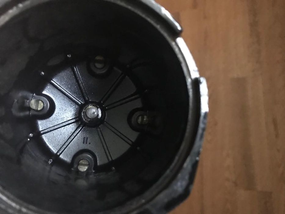 Кришка трамблера ВАЗ 2101 2102 2103 2104 2105 2106 2107