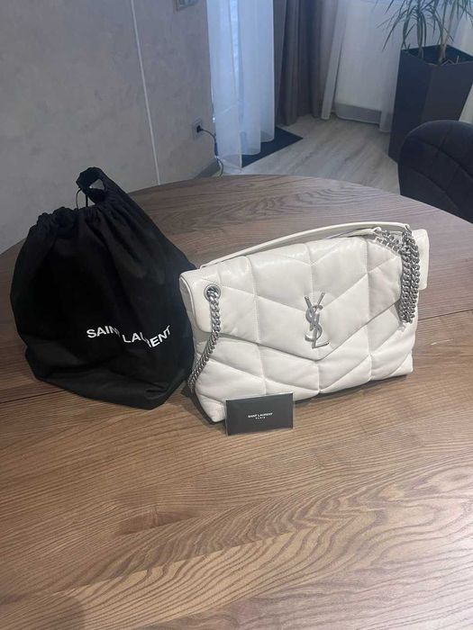 Женская сумка через плечо Saint Laurent  Lou Lou белого цвета