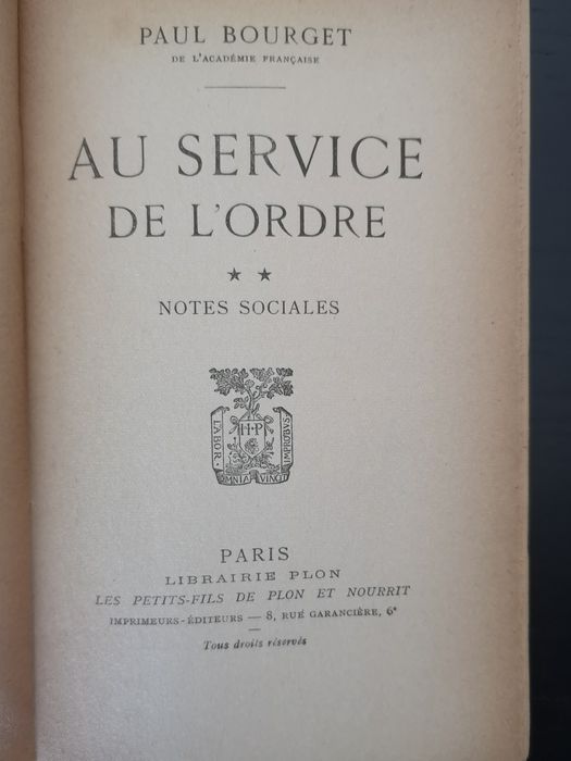 Livro em Francês "Au Service De L'ordre" 1933