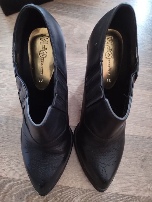 Жіночі ботінки натуральна шкіра фірма Kazar