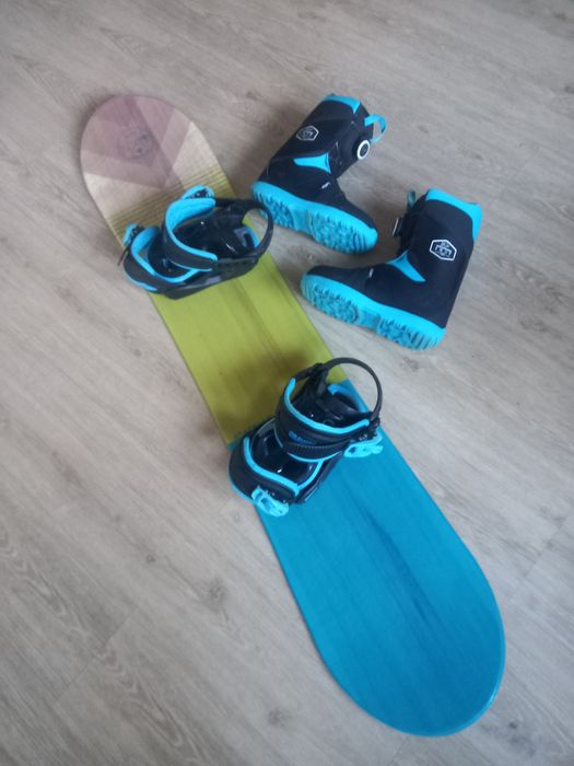 Deska snowboardowa firefly 130 cm.z wiazaniami jak nowa buty head boa