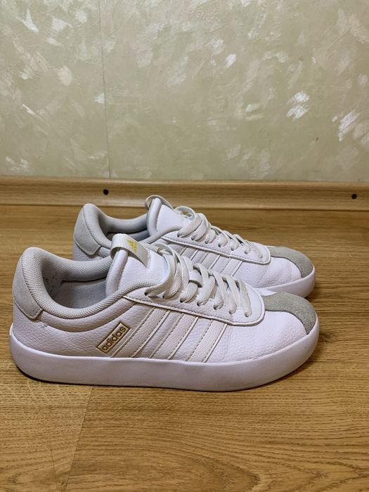 Кросівки жіночі адідас, adidas