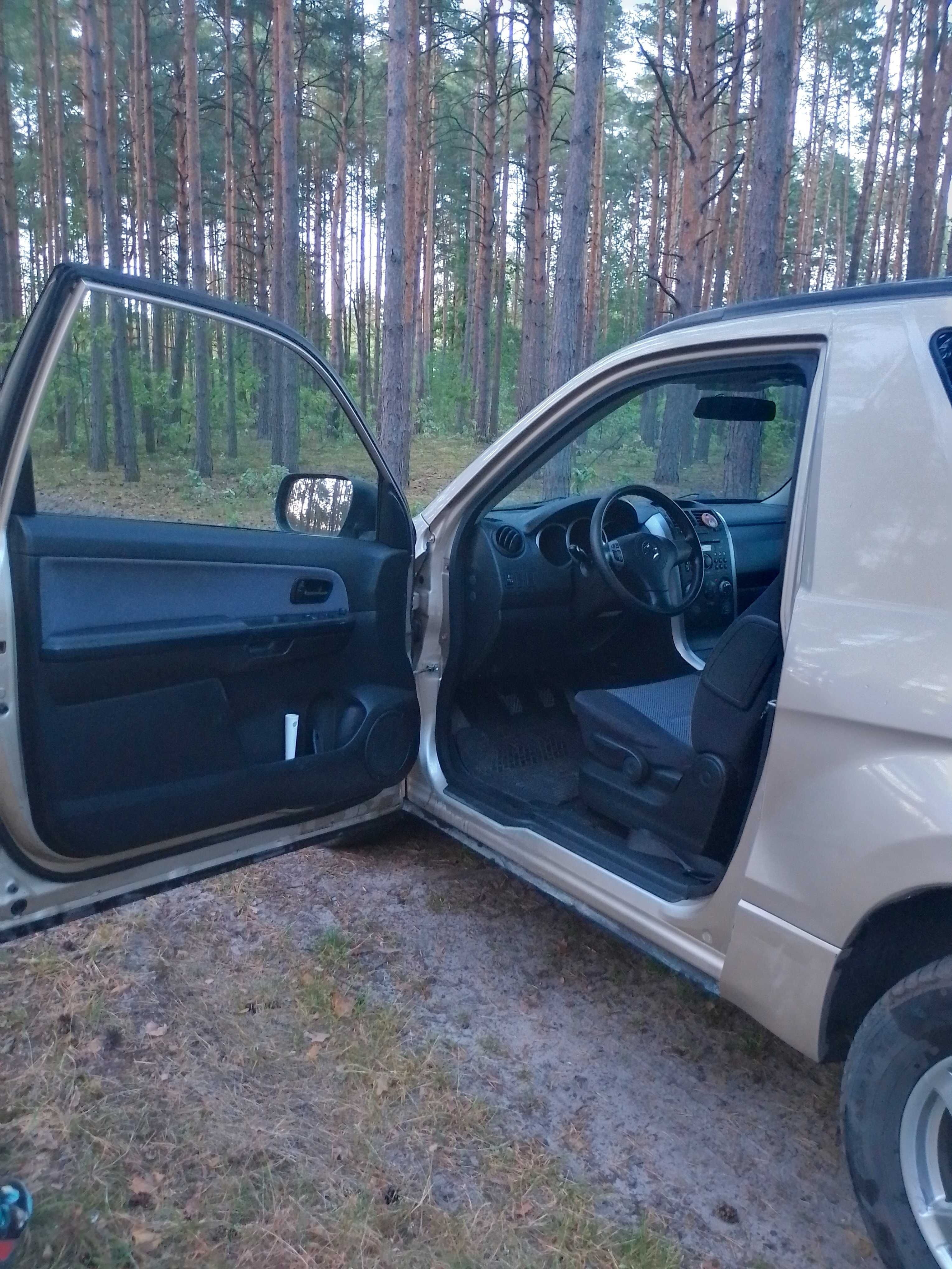 Suzuki Grand Vitara 1.6 Hak Złoty 3 drzwi klima ideał na trudne drogi