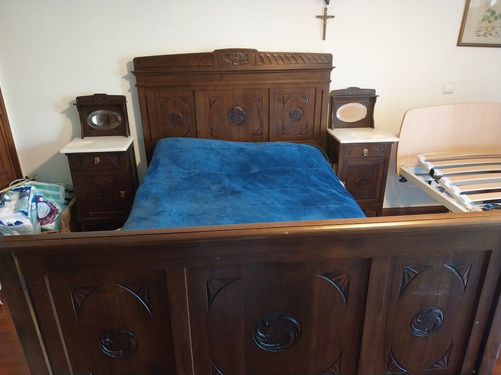 Mobília de quarto antiga restaurada