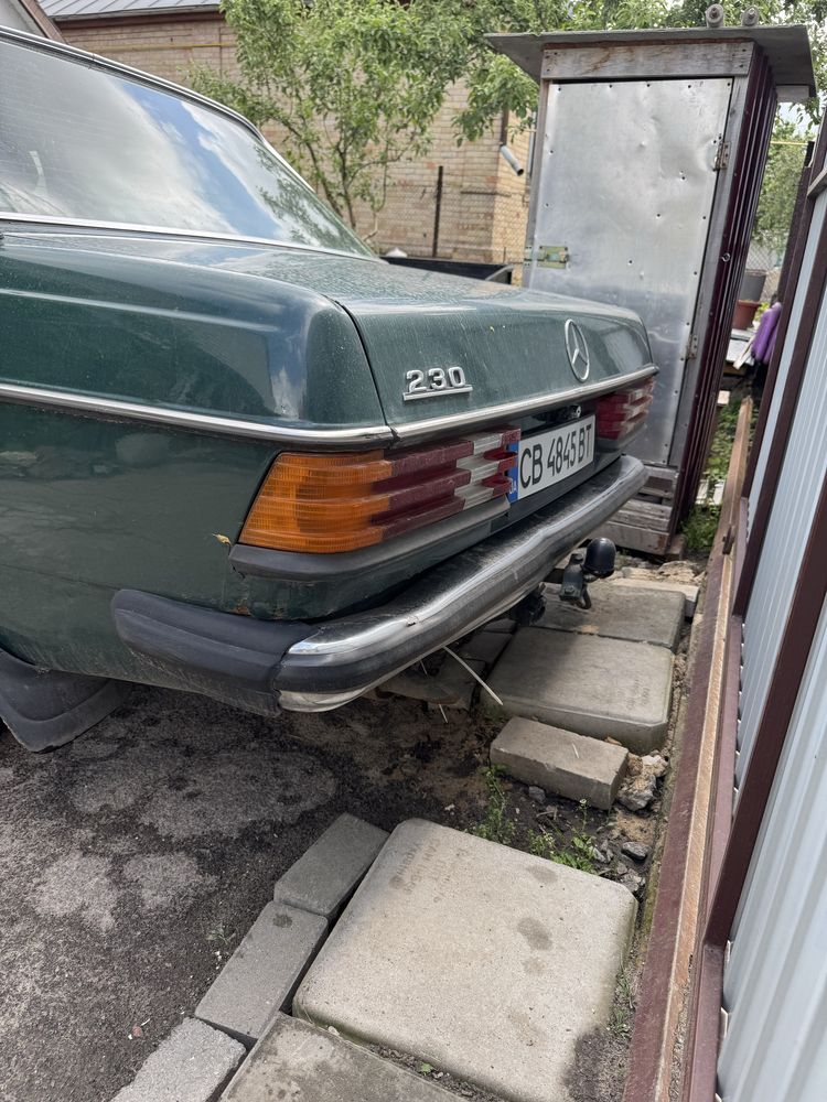 Mercedes W123 E230