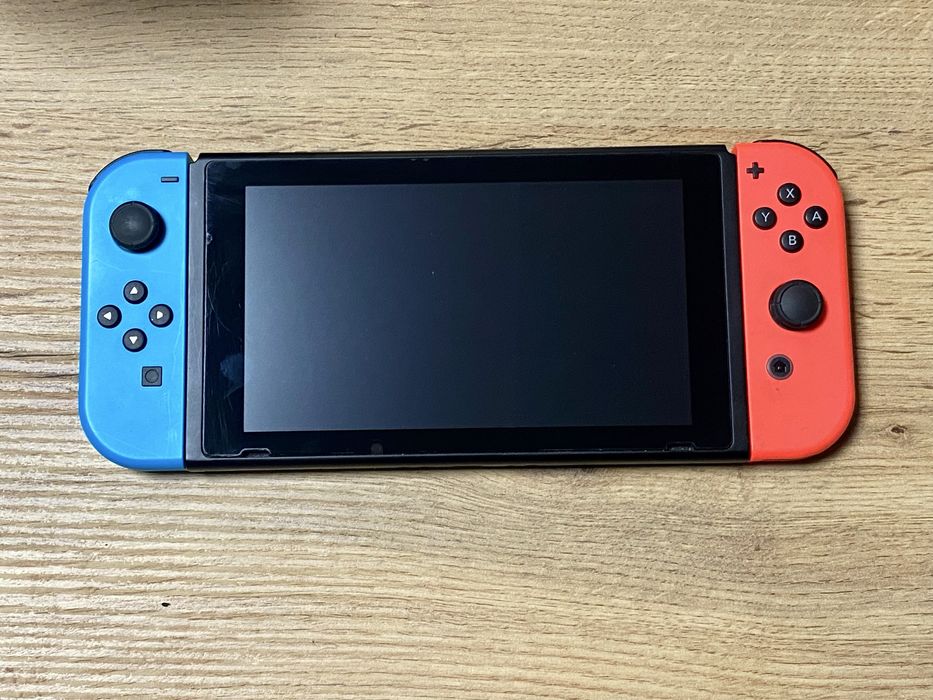 Konsola Nintendo Switch . Duzy zestaw .