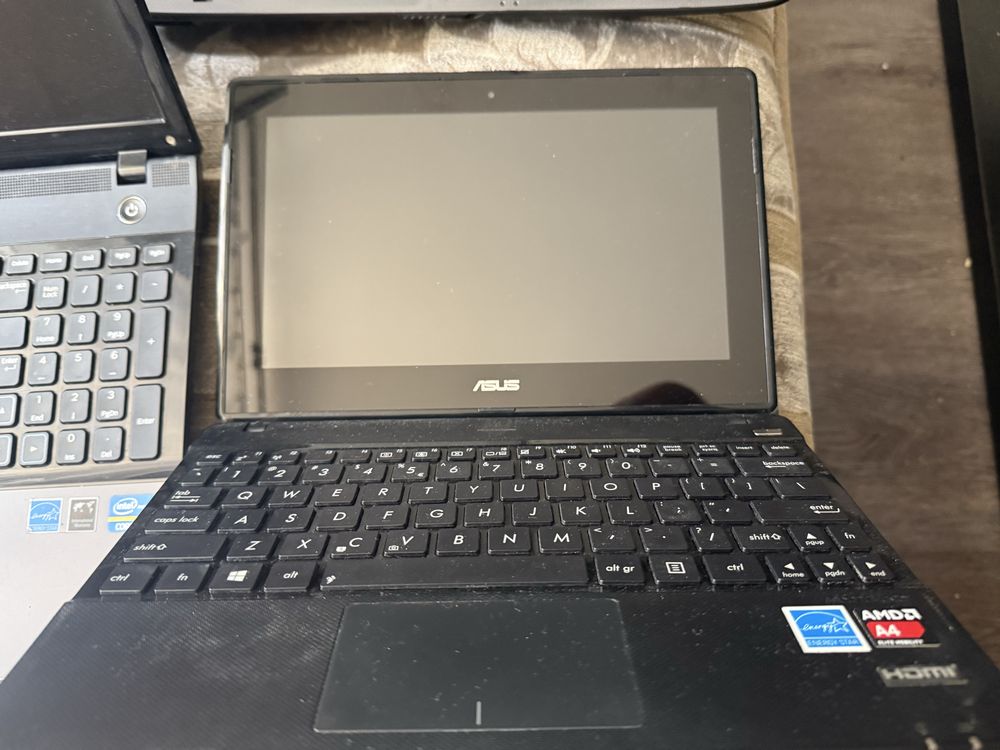 3 laptopy stan nieznany