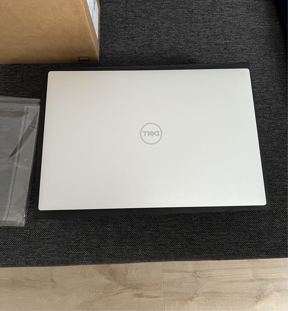 Laptop Dell XPS 15 RTX 3050Ti 32 GB RAM 2TB i7 idealny stan zestaw