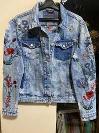 Куртка джинсова жіноча з вишивкою, Л 48 розмір