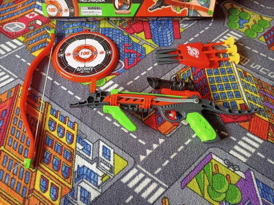 Арбалет лук с лазерным прицелом и мишенью