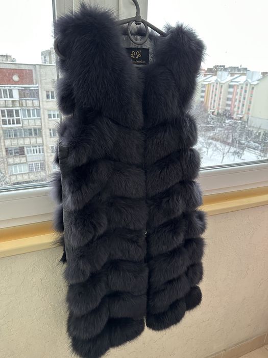 Продам жилетку розмір S,застібається на крючках